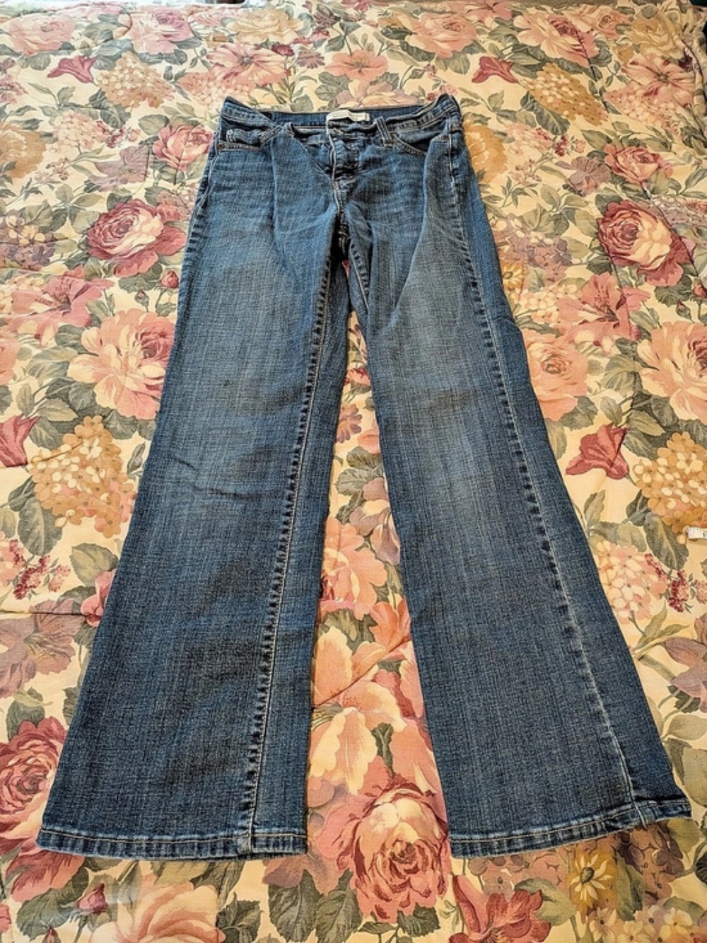 Levi's Perfectly Slimming Boot Cut 512 Jeans Boot Cut Jeans in Blue Waist 8